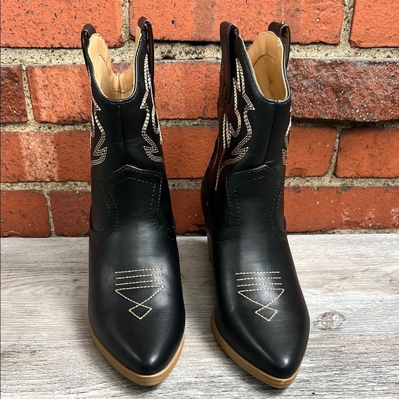 Soda Black Western Embroidered Ankle Cowgirl Boots - Picture 3 of 10